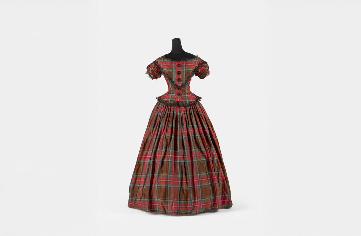 Dressed Up: Fashion & Photography 1850–1920